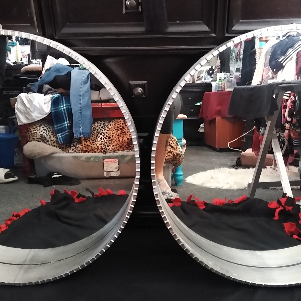 Mirrors - Picture 3 of 3